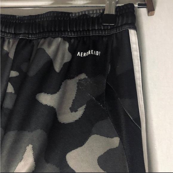 ADIDAS Aeroready Camo Track Pants 🖤💚 - Picture 3 of 3